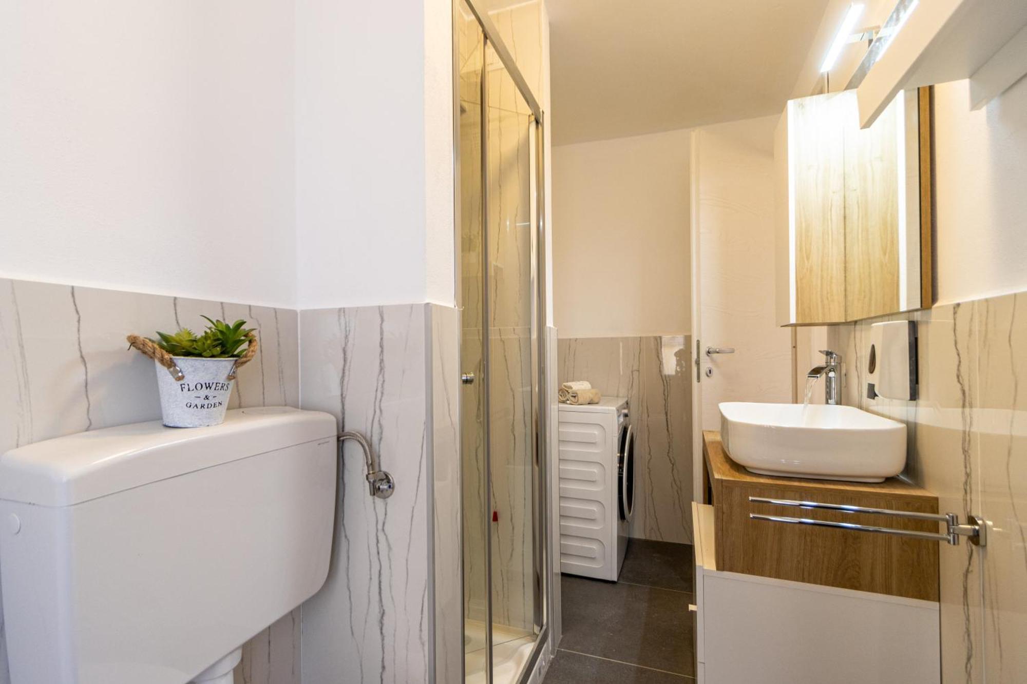 Golden Lake - Luxury Apartment ☆☆☆☆☆ - 100M From The Lake Baveno Bagian luar foto