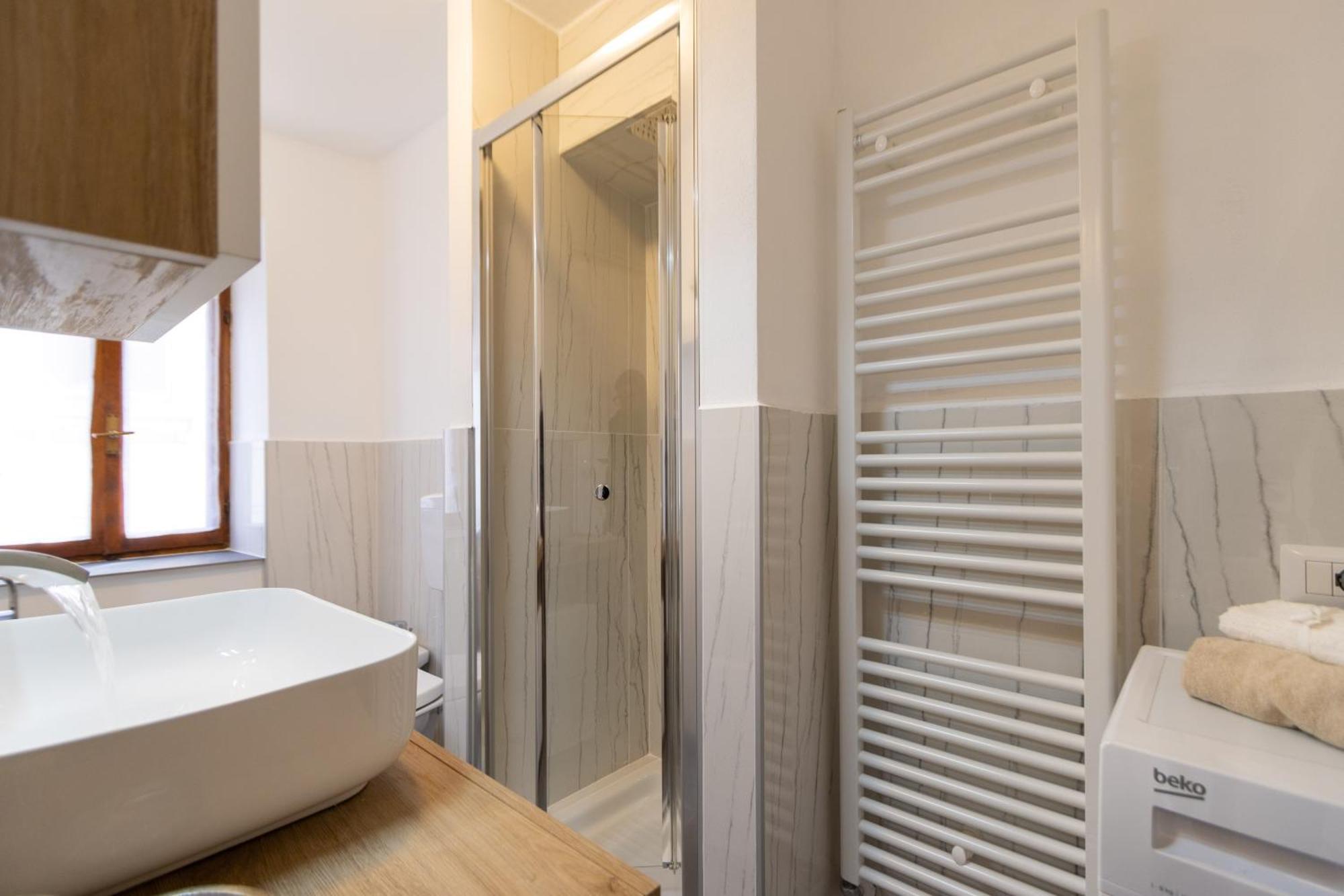 Golden Lake - Luxury Apartment ☆☆☆☆☆ - 100M From The Lake Baveno Bagian luar foto