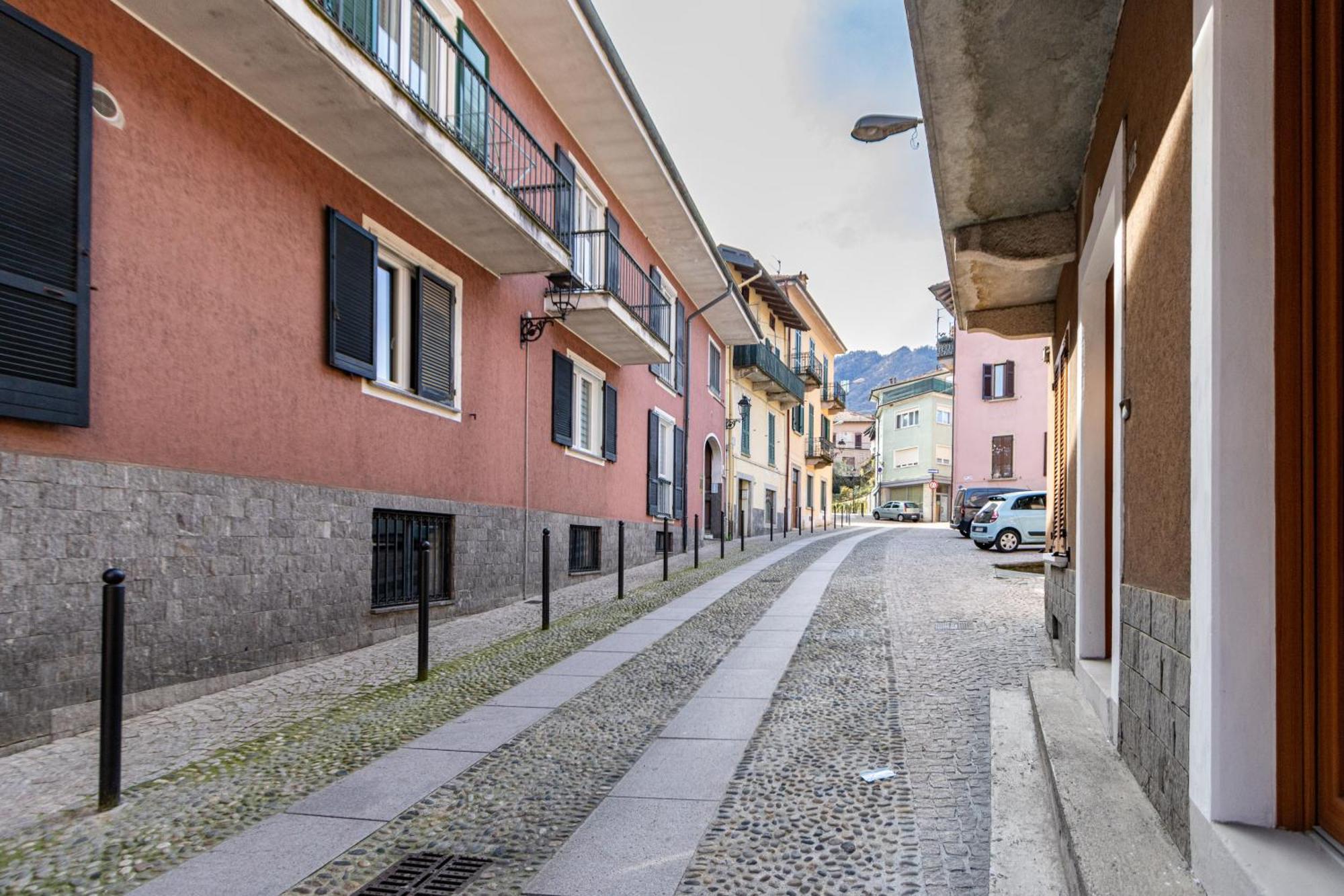 Golden Lake - Luxury Apartment ☆☆☆☆☆ - 100M From The Lake Baveno Bagian luar foto